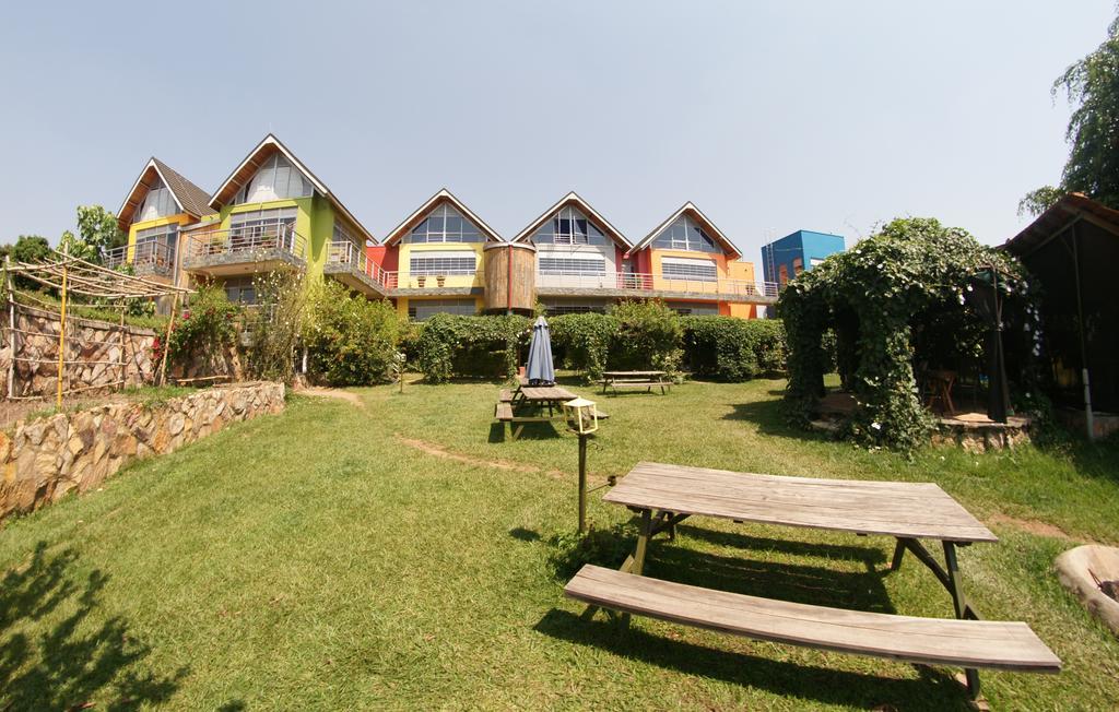 Yellow Haven Lodge Kampala Exterior foto